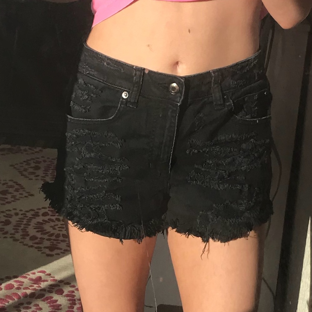 AE vintage hi-rise festival black denim shorts